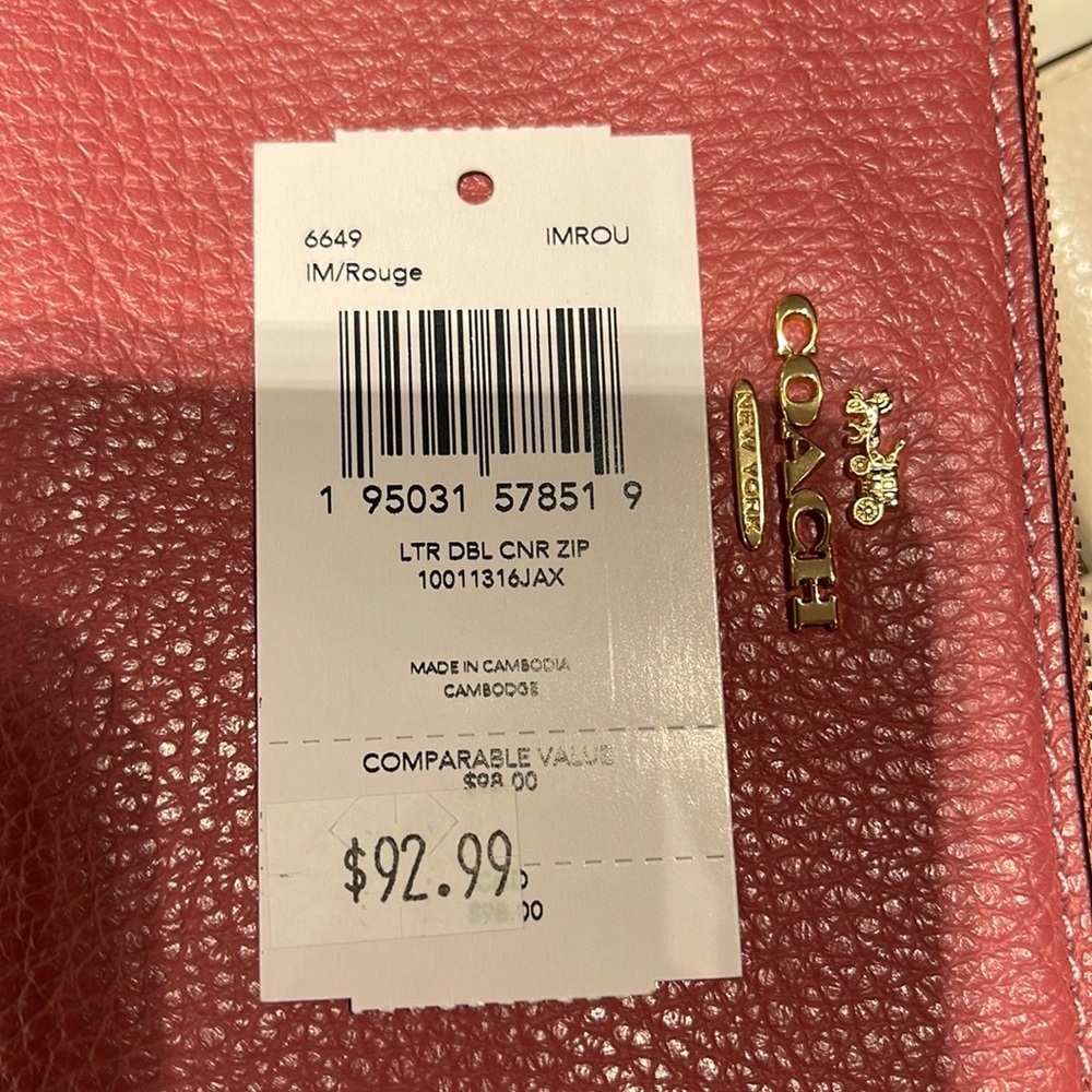 Coach Double Corner Zip Wristlet
IM/Rouge
NWT - Picture 4 of 16